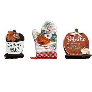 Set of two autumn themed decor signs and one oven mitt